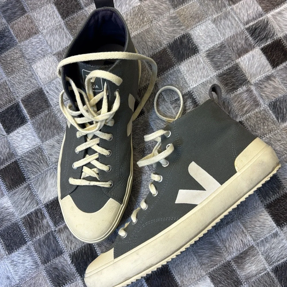 Veja Nova High Top Sneaker size 11 - Picture 5 of 7